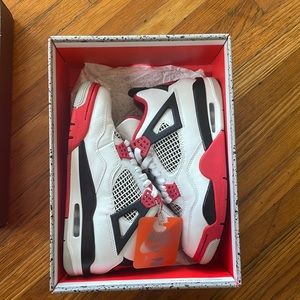 Fire Red Jordan 4
